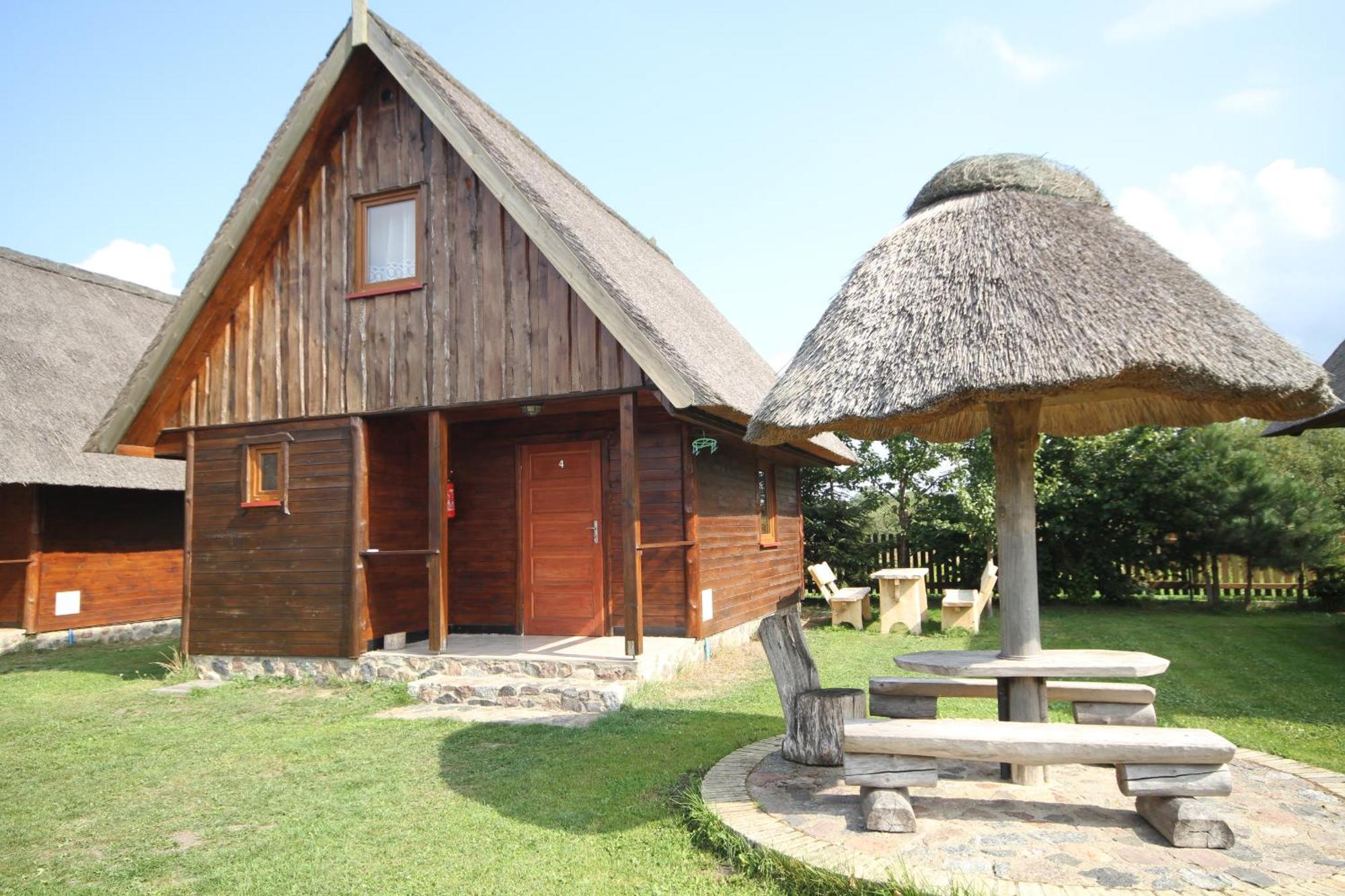 Dworek Leba I Domki Ranczo Itrich Ngoại thất bức ảnh