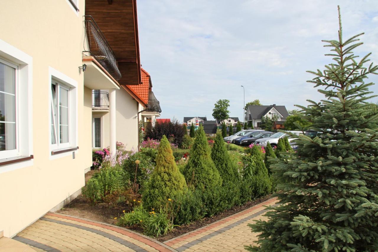 Dworek Leba I Domki Ranczo Itrich Ngoại thất bức ảnh